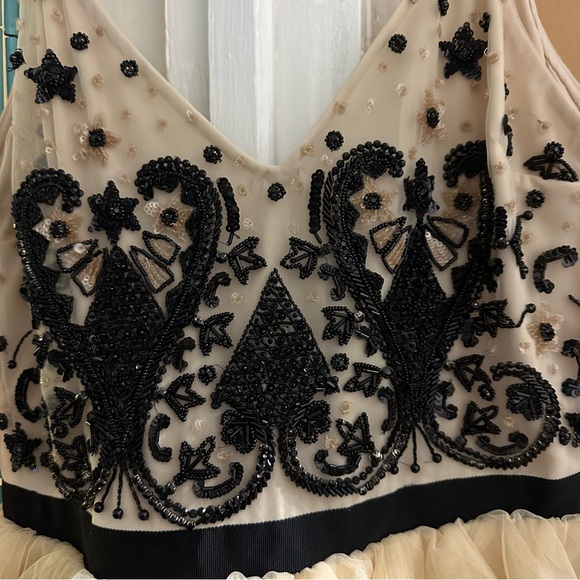 Alice + Olivia Drury Beaded Tulle Ballerina Cocktail Dress - Picture 11 of 11